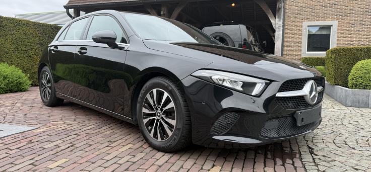 2dehands Mercedes  A-klasse 180D automaat- auto klimaatregeling-Bluetooth-cruise controle-Camera-lane assistant-GPS-Park assistant-PDC-verwarmde zetels