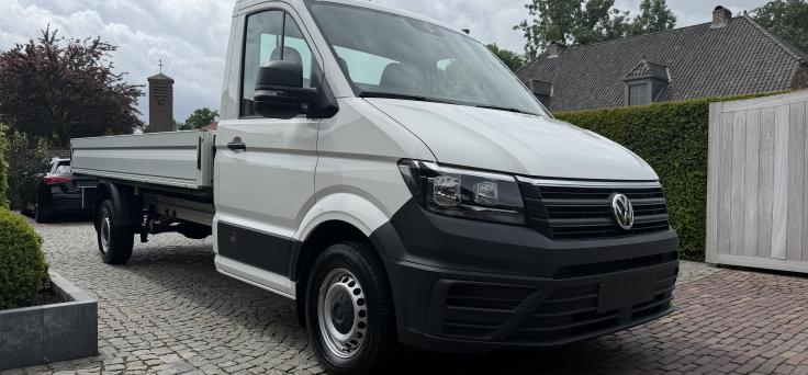 2dehands Volkswagen  Crafter open laadbak L4-airco-Bluetooth- met 4800 km! Trekhaak: 3000 kg sleep