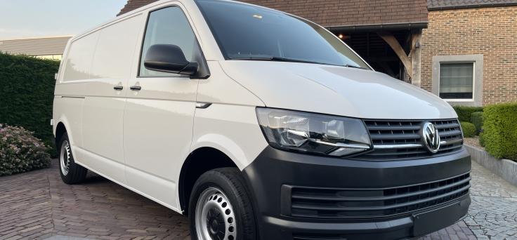 2dehands Volkswagen  Transporter T6 2,0TDI -Airco-Bluetooth-cruisecontrole- tussenwand met ruit- GPS-Laadvloer-�?�