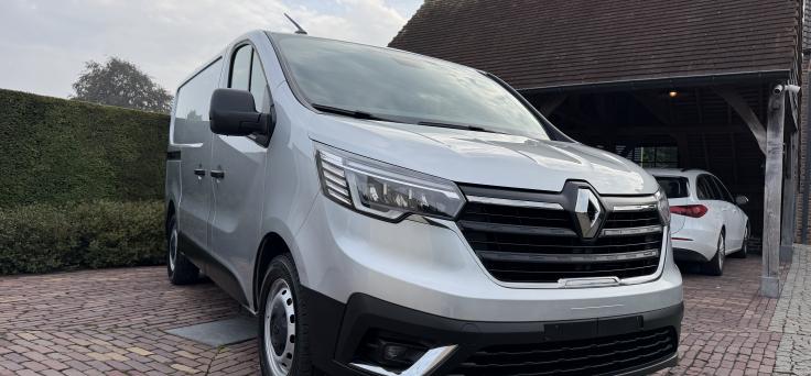 2dehands Renault Trafic 2,0DCI L1H1 Airco-Bluetooth-Cruise control-Led verlichting PDC +camera-mistlampen-laadvloer+zijwanden-3 zitplaatsen
