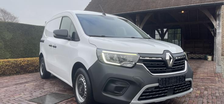 2dehands Renault  Kangoo 1,5 DCI Luxe L1-Airco-Bluetooth-Cruise Control-Laadvloer-parkeersensoren achteraan-wand betimmering 